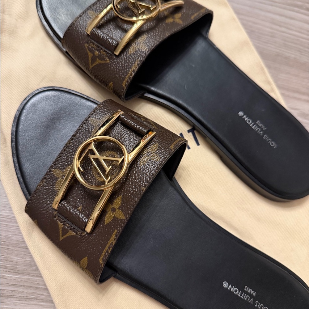 Louis Vuitton Monogram Slide Sandals with Gold LV Buckle WOMEN’s Size 39.5 - Picture 2 of 6